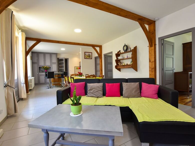 Spacious Holiday Home With Private Garden In Fonroque