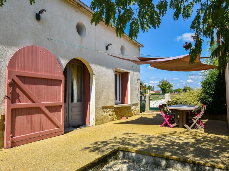 Spacious Holiday Home With Private Garden In Fonroque