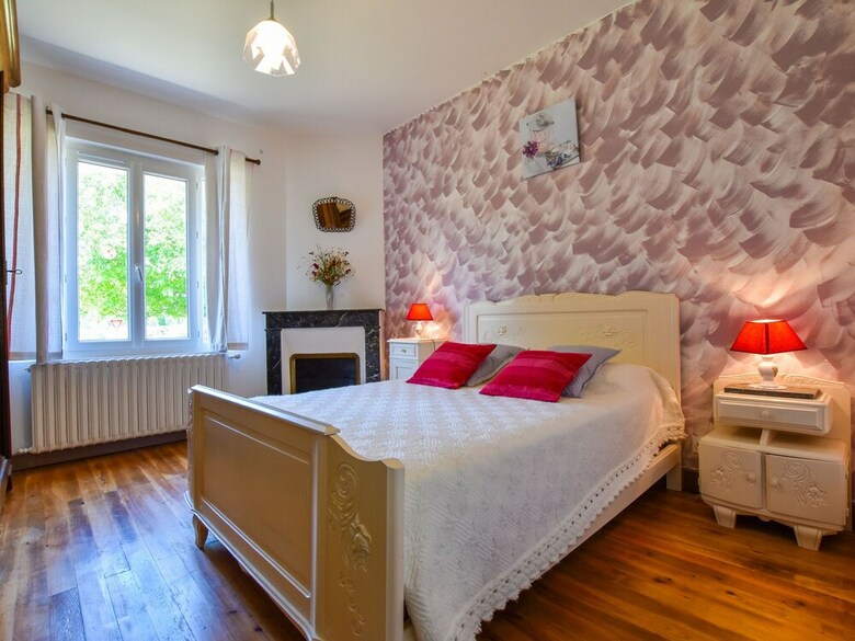 Spacious Holiday Home With Private Garden In Fonroque
