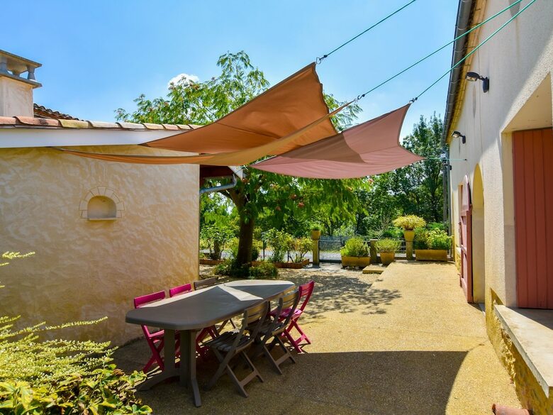 Spacious Holiday Home With Private Garden In Fonroque