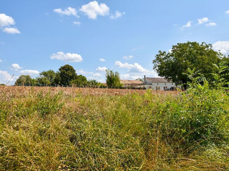 Spacious Holiday Home With Private Garden In Fonroque
