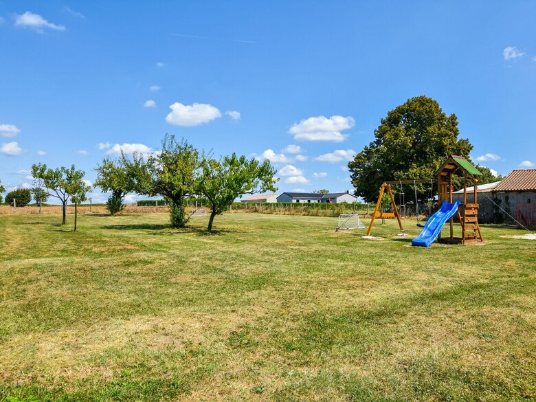 Spacious Holiday Home With Private Garden In Fonroque