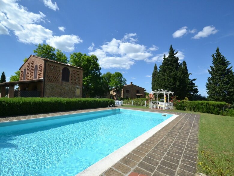 Spacious Holiday Home In Montaione With Swimming Pool