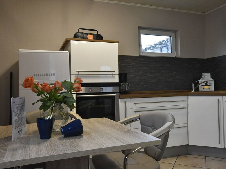 Modern Bungalow With Terrace In K�hlungsborn
