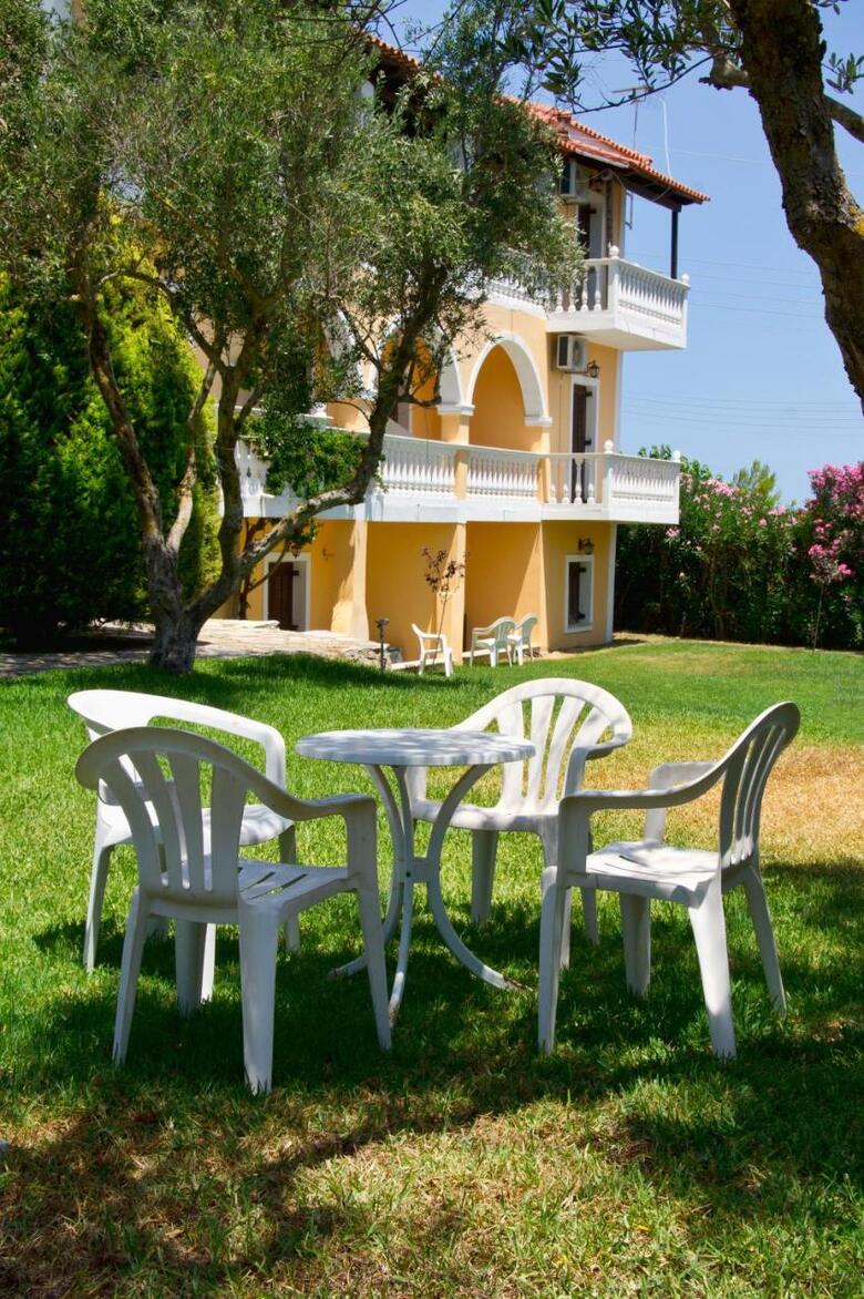 Hotel Studios Petra