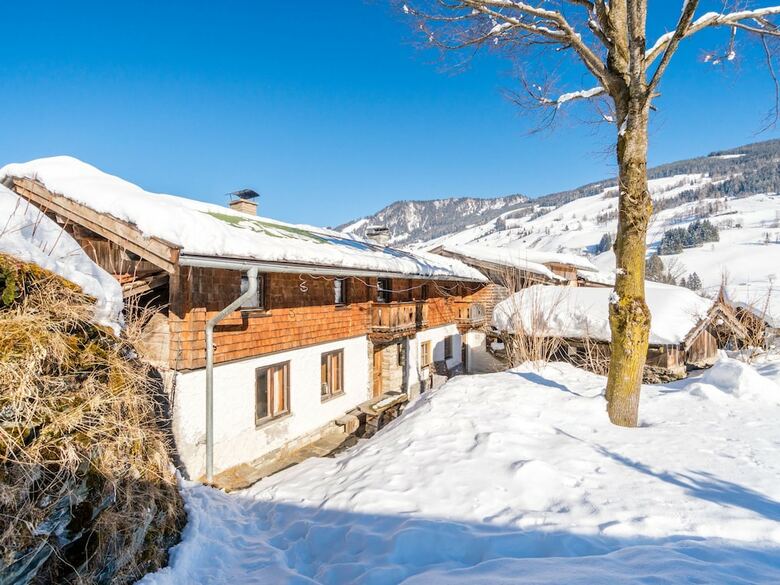 Peaceful Apartment In Rauris Amid Mountains