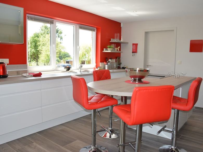 Villa With Modern Conveniences Completely Renovated Next To A Beautiful Garden