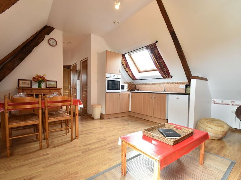 Fab Holiday Home In Saint-vaast-sur-seulles With Garden