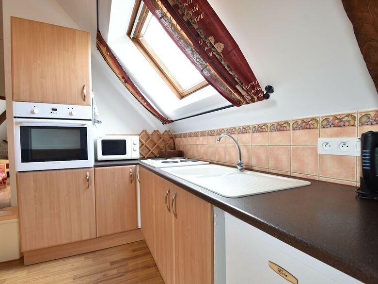 Fab Holiday Home In Saint-vaast-sur-seulles With Garden