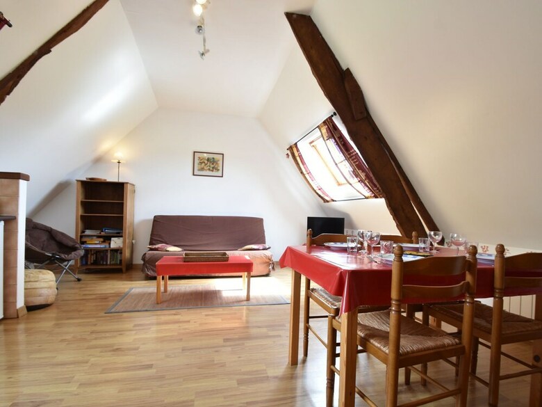 Fab Holiday Home In Saint-vaast-sur-seulles With Garden