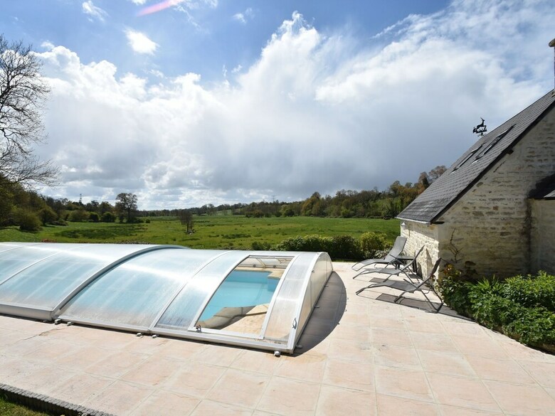 Fab Holiday Home In Saint-vaast-sur-seulles With Garden
