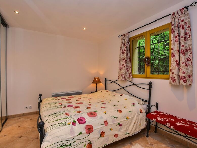 Lush Holiday Home In Ferri�res-sur-sichon With Bbq