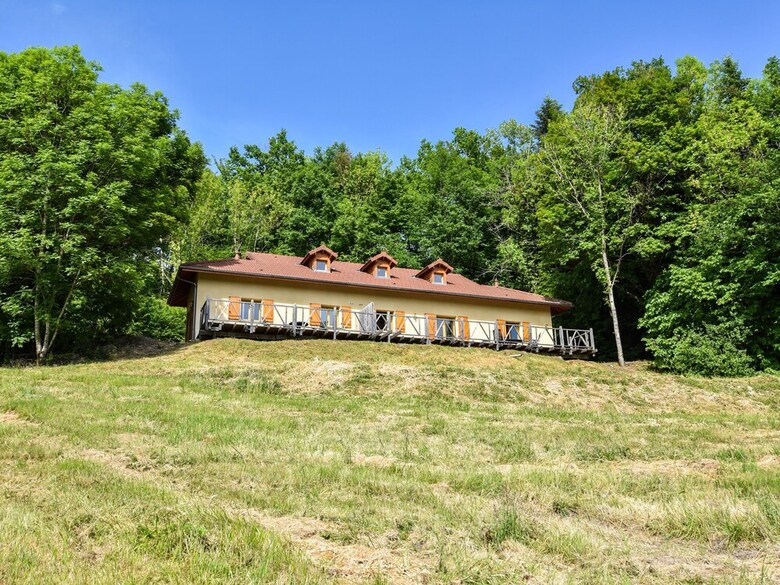 Lush Holiday Home In Ferri�res-sur-sichon With Bbq