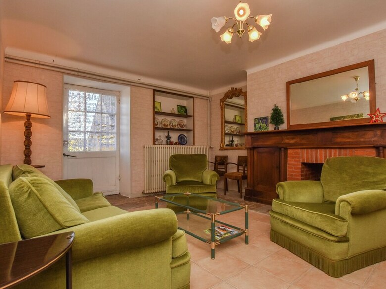 Beautiful Holiday Home Near Forest In Montfaucon