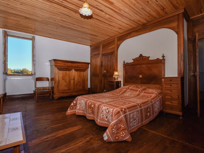 Beautiful Holiday Home Near Forest In Montfaucon