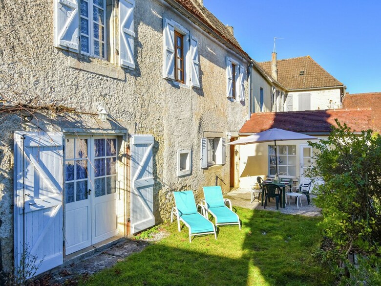 Beautiful Holiday Home Near Forest In Montfaucon