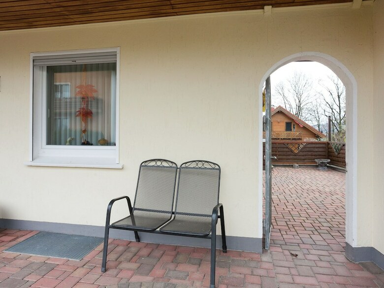 Apartment In Polle With Heating, Terrace, Bbq, Deckchairs