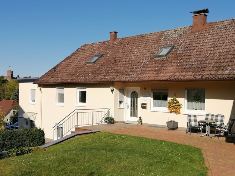 Apartment In Polle With Heating, Terrace, Bbq, Deckchairs