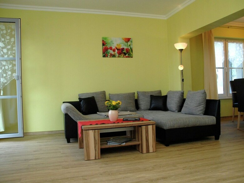 Cozy Seaside Apartment In Pepelow