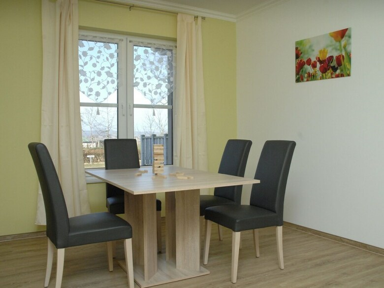 Cozy Seaside Apartment In Pepelow