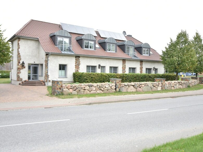 Cozy Seaside Apartment In Pepelow