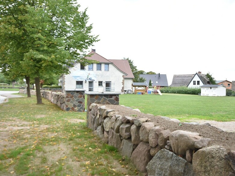 Cozy Seaside Apartment In Pepelow