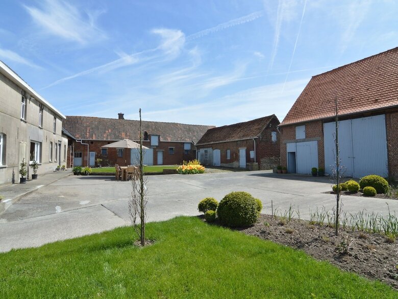 Traditional Holiday Home In Zwalm With Garden