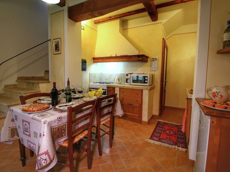 Luxurious Cottage In Lucignano With Pool