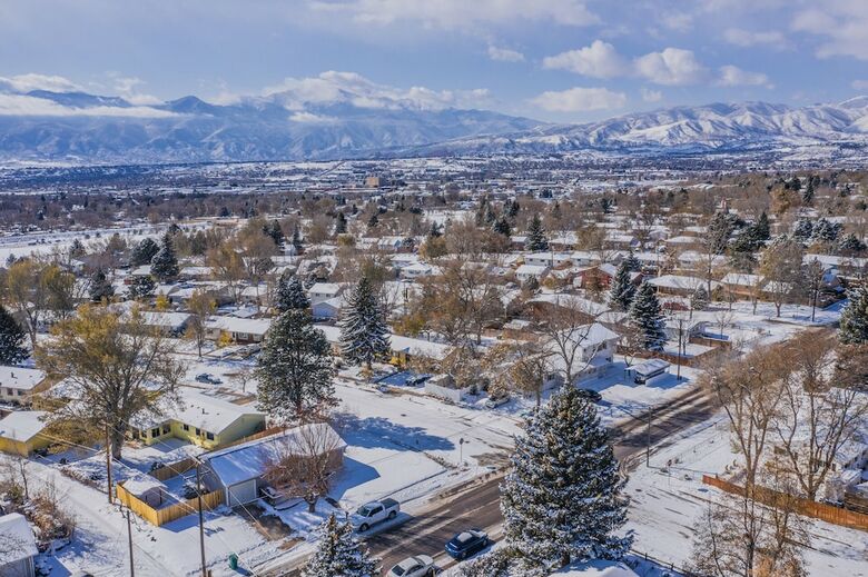 Colorado Springs Uccs Grey Cottagedog Friendly!