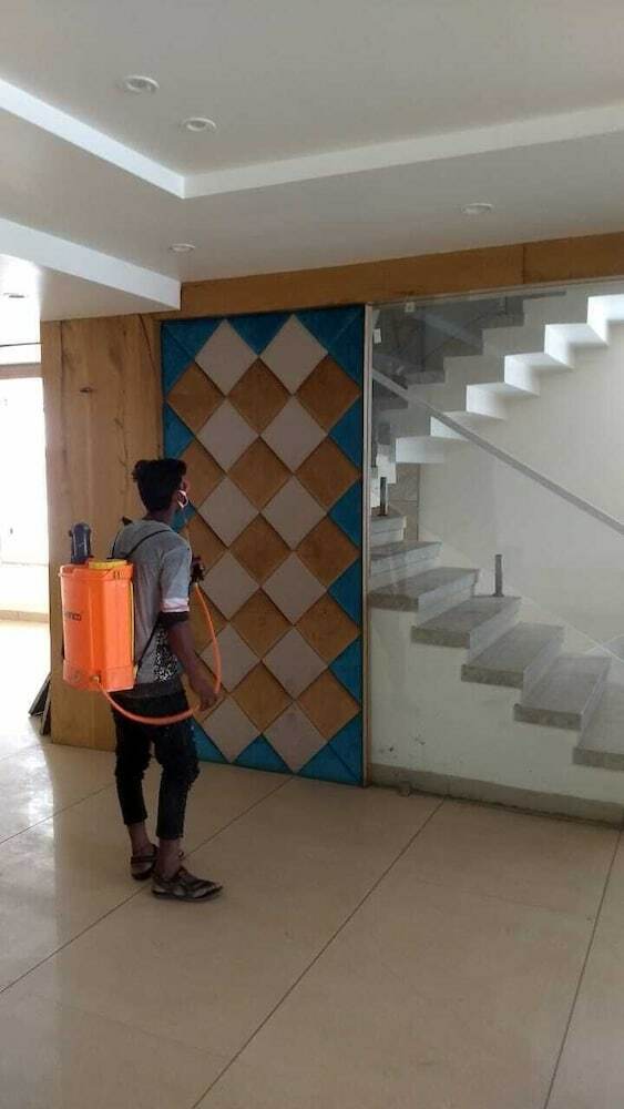 Hotel Avantika By Mmr