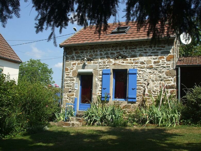 Quaint Holiday Home In Pionsat With Garden