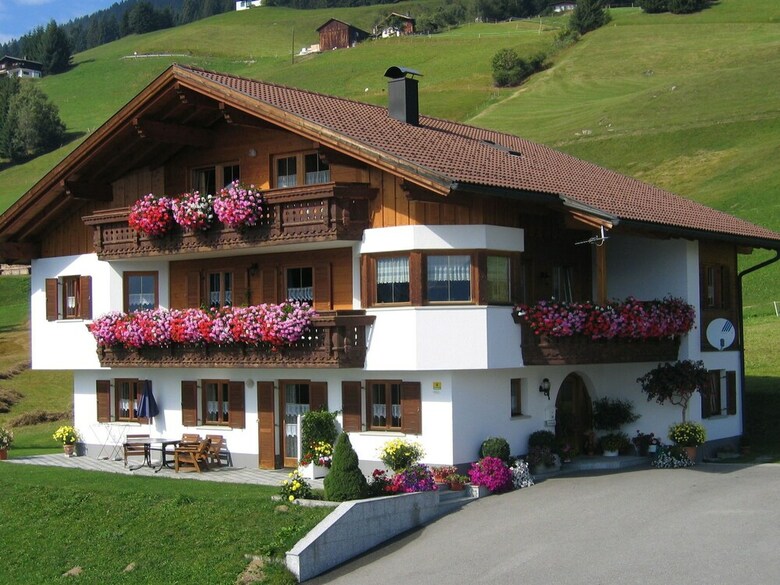 Cozy Apartment Near Ski Area In Bartholom�berg