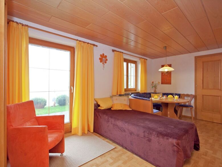 Cozy Apartment Near Ski Area In Bartholom�berg