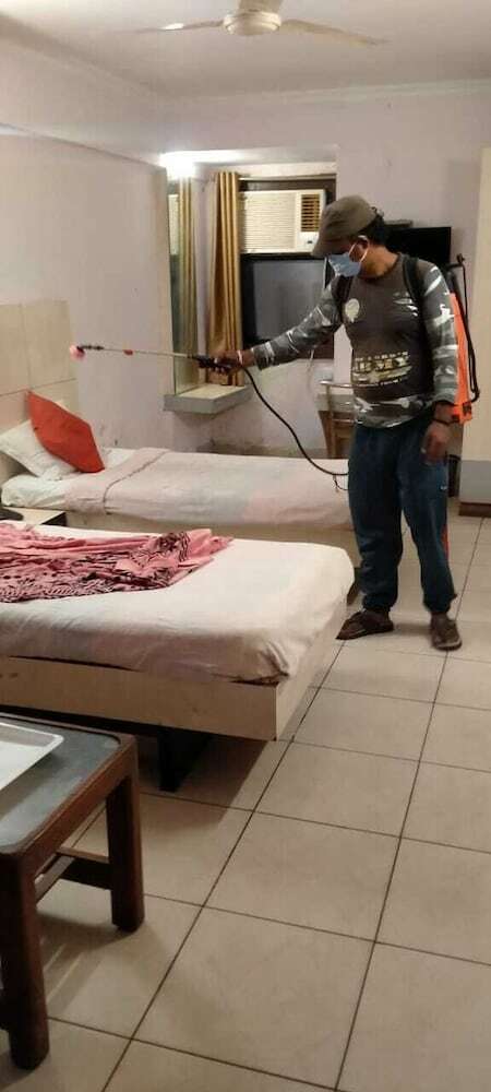 Lals Plaza Hotel