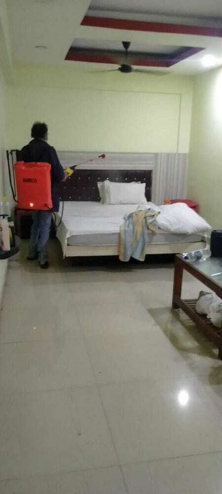 Lals Plaza Hotel