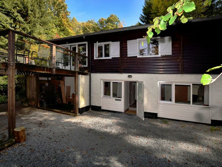 Cosy Chalet In Odeigne With Jacuzzi