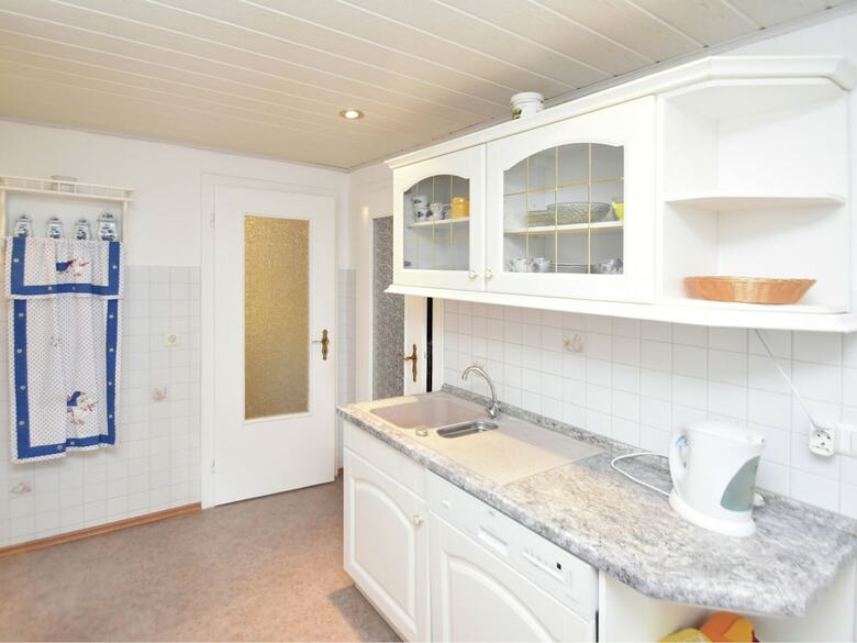 Cozy Holiday Home In G�ntersberge With Lake View