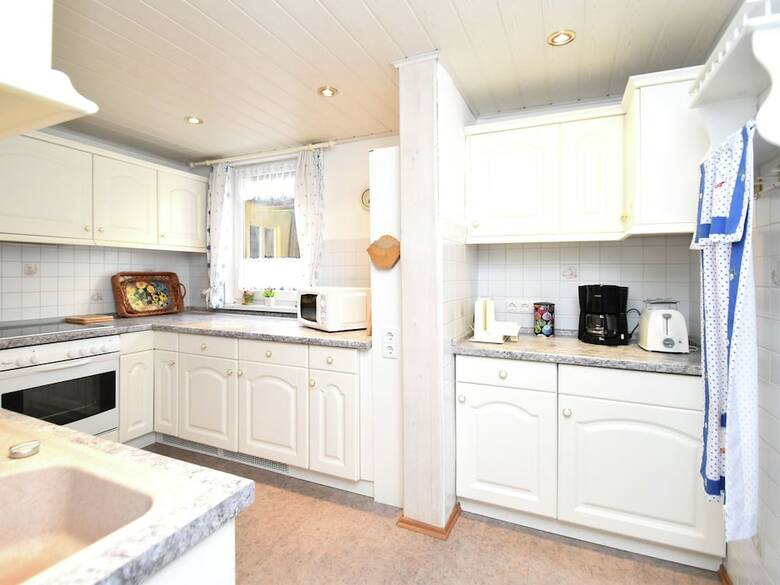 Cozy Holiday Home In G�ntersberge With Lake View