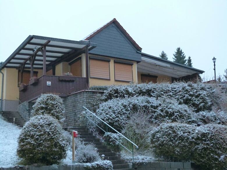 Cozy Holiday Home In G�ntersberge With Lake View