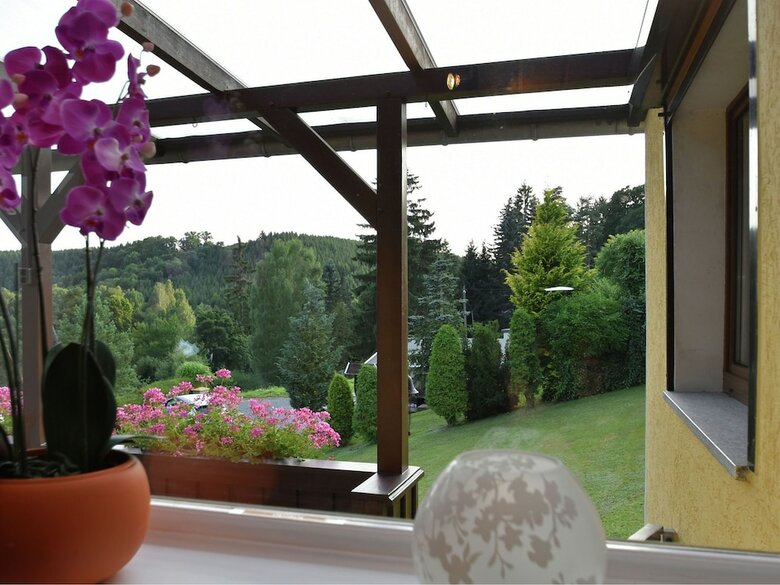 Cozy Holiday Home In G�ntersberge With Lake View