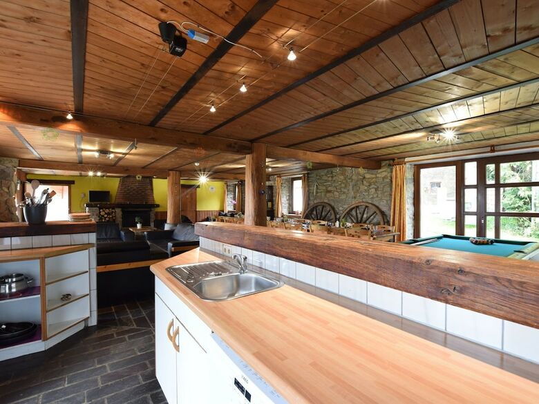 Quaint Cottage In Petite Langlire With Jacuzzi