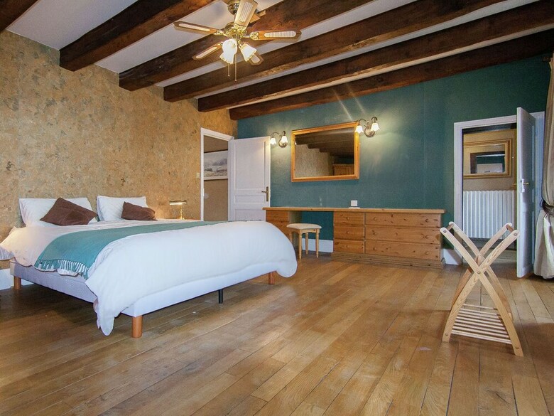 Cosy Villa In Roche-le-peyroux With Swimming Pool