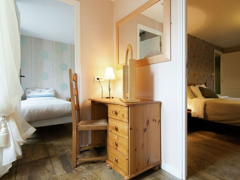 Cosy Villa In Roche-le-peyroux With Swimming Pool