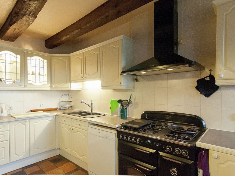 Cosy Villa In Roche-le-peyroux With Swimming Pool