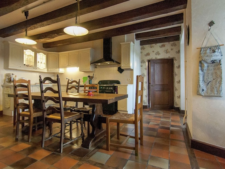 Cosy Villa In Roche-le-peyroux With Swimming Pool