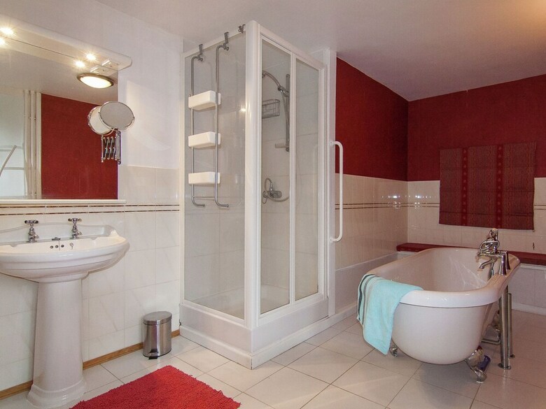Cosy Villa In Roche-le-peyroux With Swimming Pool