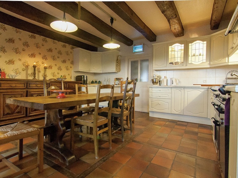 Cosy Villa In Roche-le-peyroux With Swimming Pool
