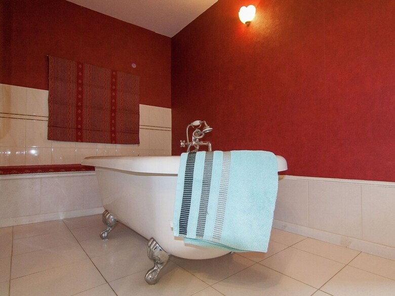 Cosy Villa In Roche-le-peyroux With Swimming Pool