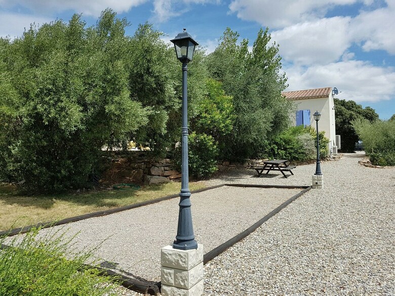Charming Villa In Escales With Jacuzzi