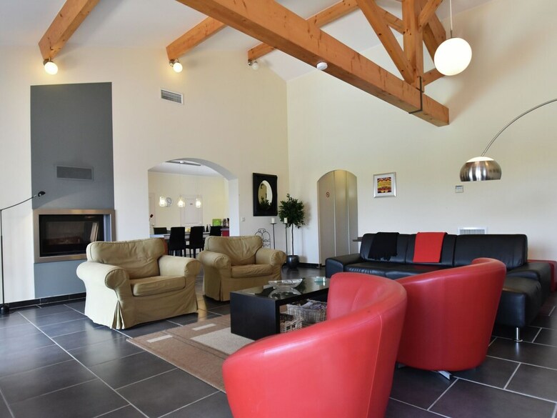Charming Villa In Escales With Jacuzzi